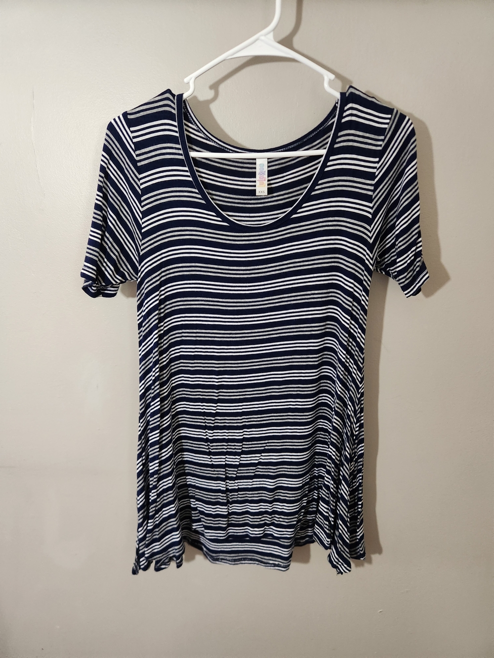 Perfect Tee Casual Navy White Gray Soft Striped Scoop Neck Top Lularoe Maternity